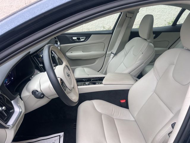 2024 Volvo S60 B5 Core photo 24