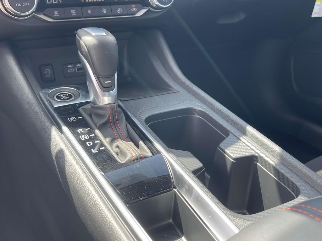 2025 Nissan Sentra SR photo 26