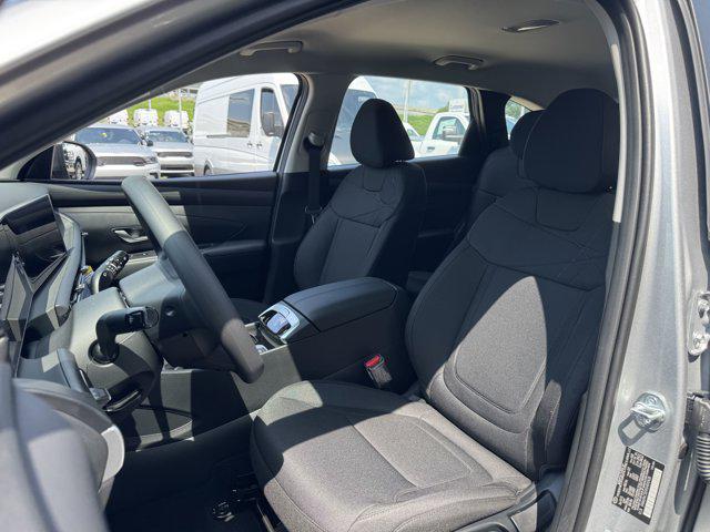 2025 Hyundai Tucson SE photo 31