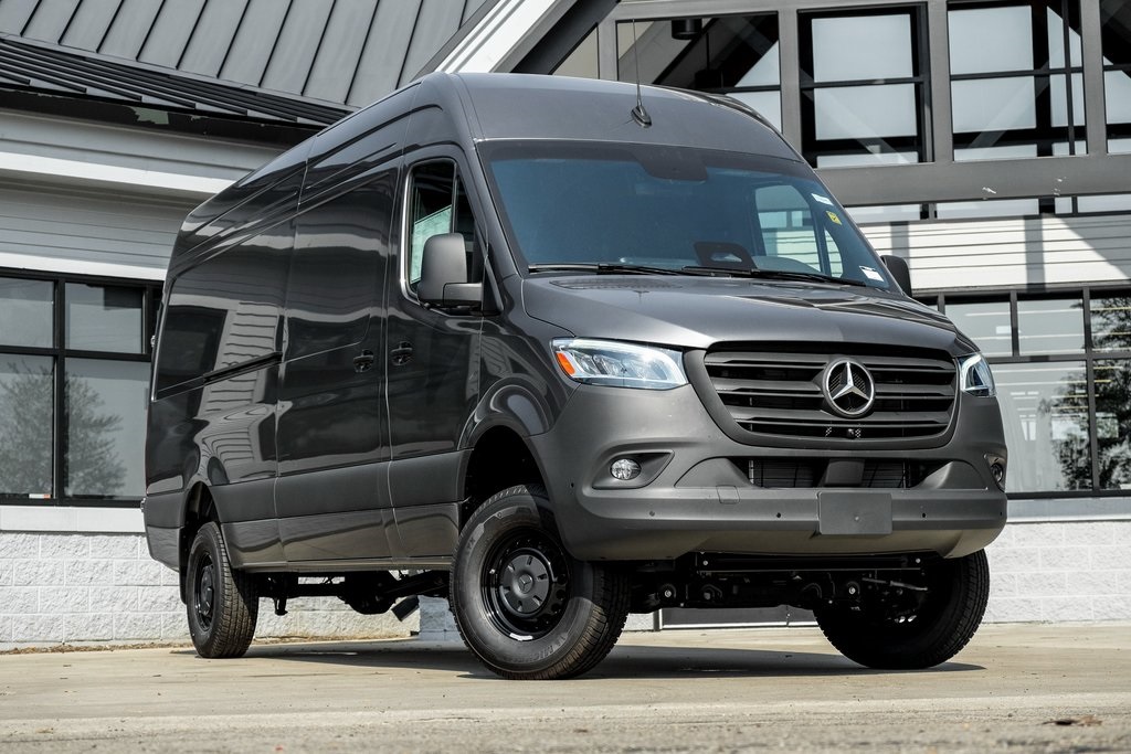 2025 Mercedes-Benz Sprinter Cargo Van Base's photo