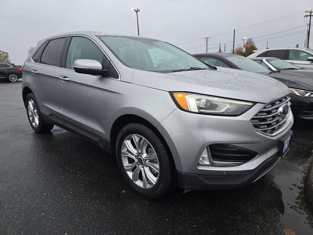 2022 Ford Edge Titanium photo 3