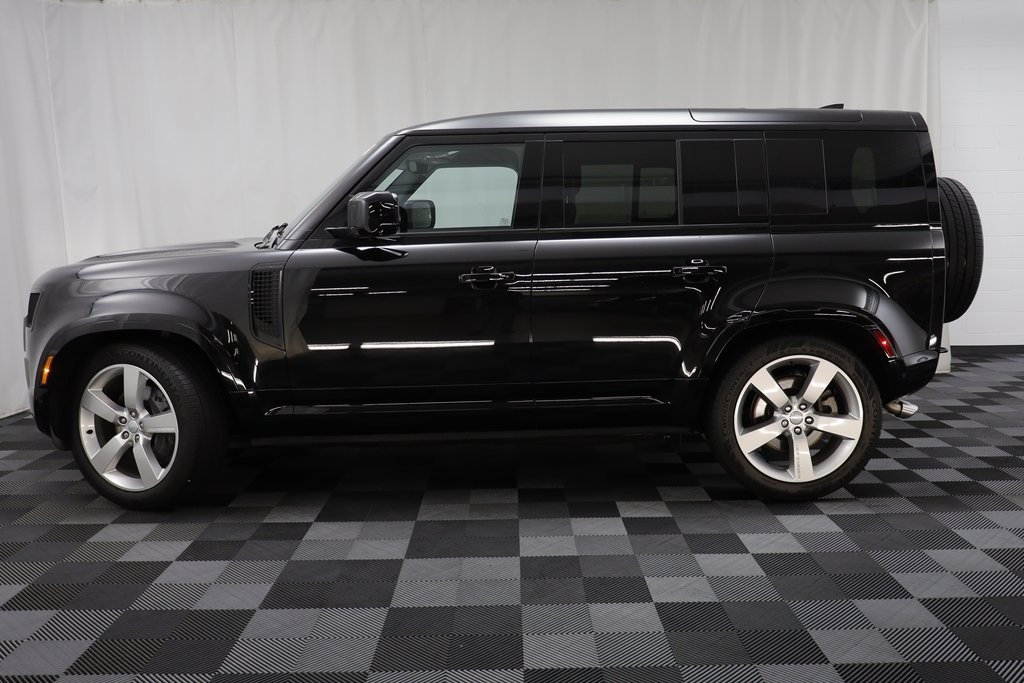 2025 Land Rover Defender 110 X-Dynamic SE photo 4