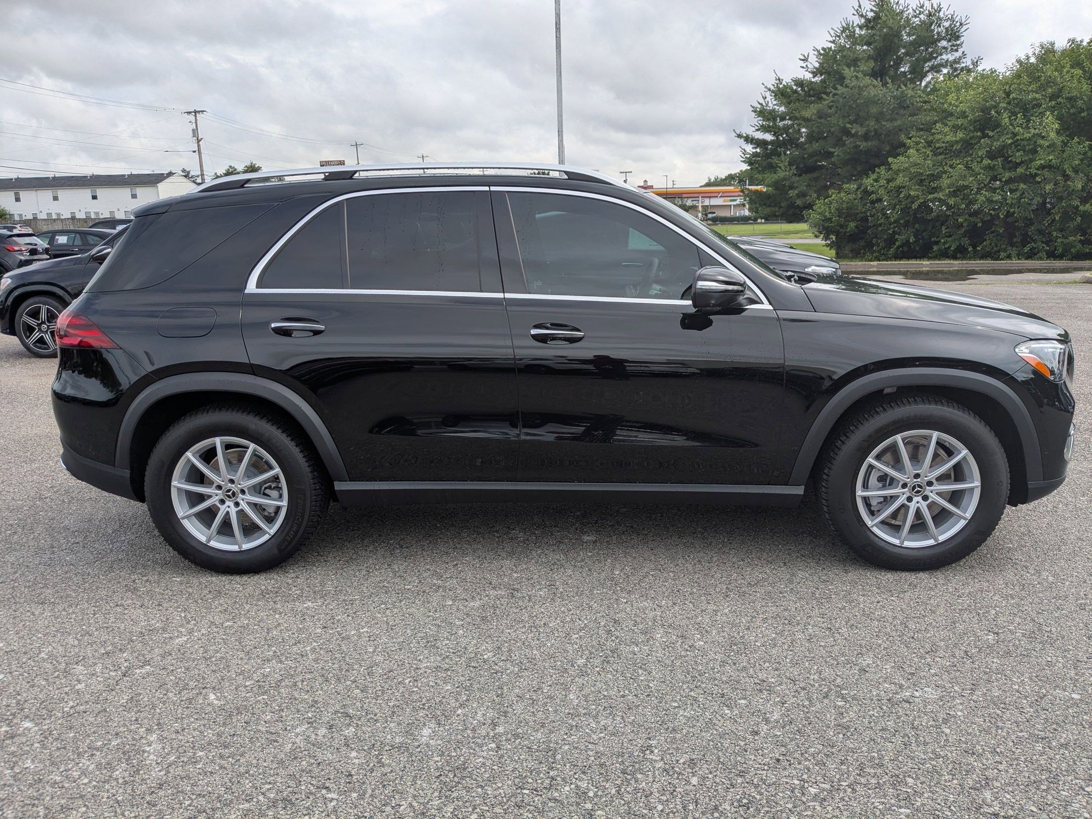 2025 Mercedes Benz GLE 350 4MATIC photo 4