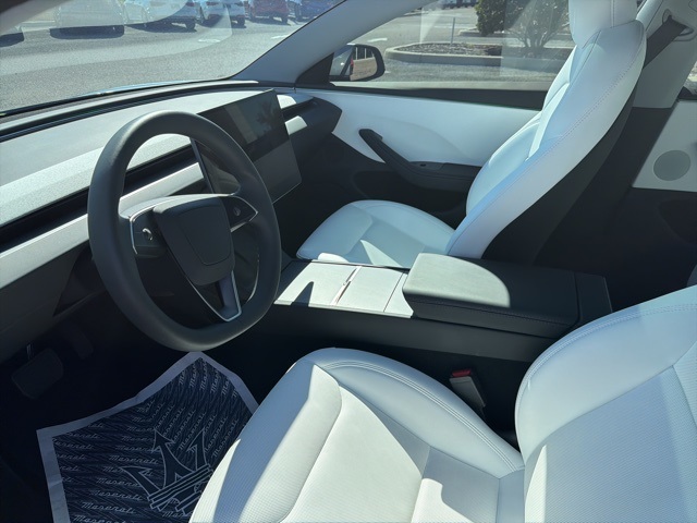 2025 Tesla Model 3 Long Range photo 4