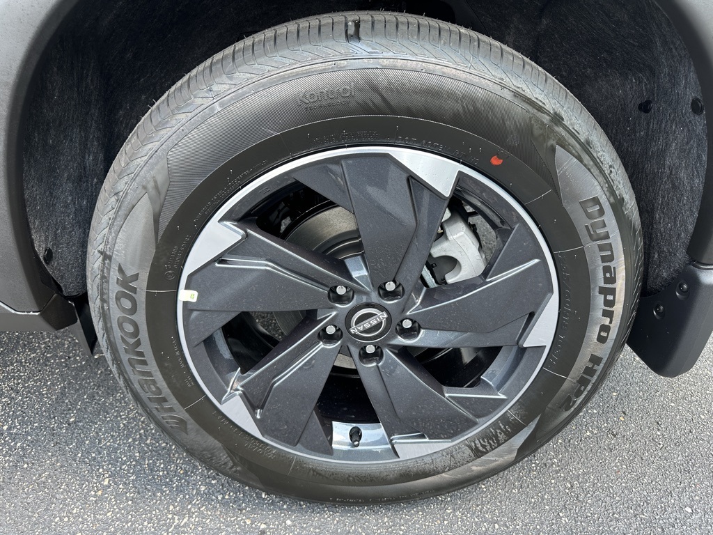 2026 Nissan Rogue SV photo 11