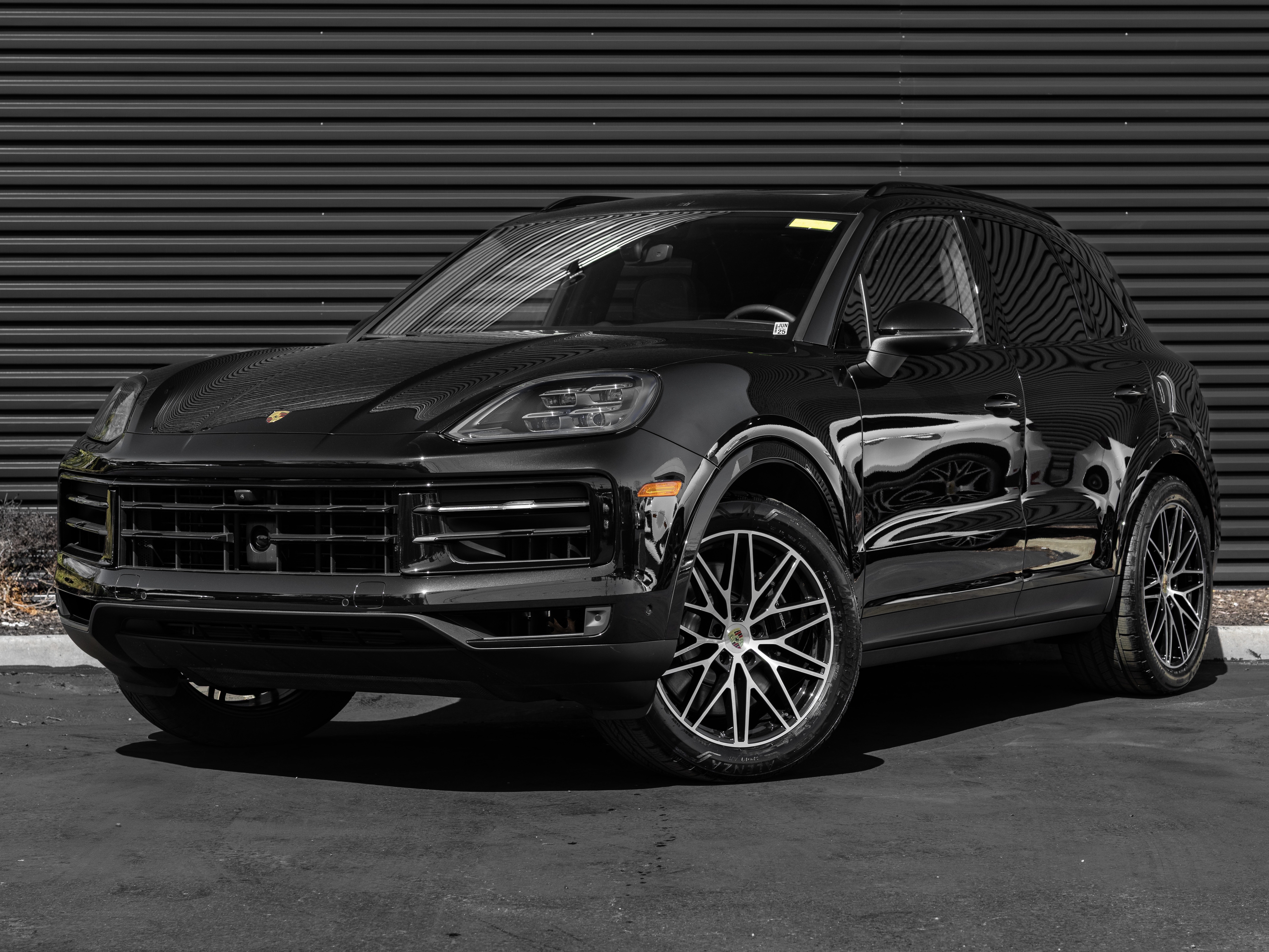 2024 Porsche Cayenne S's photo
