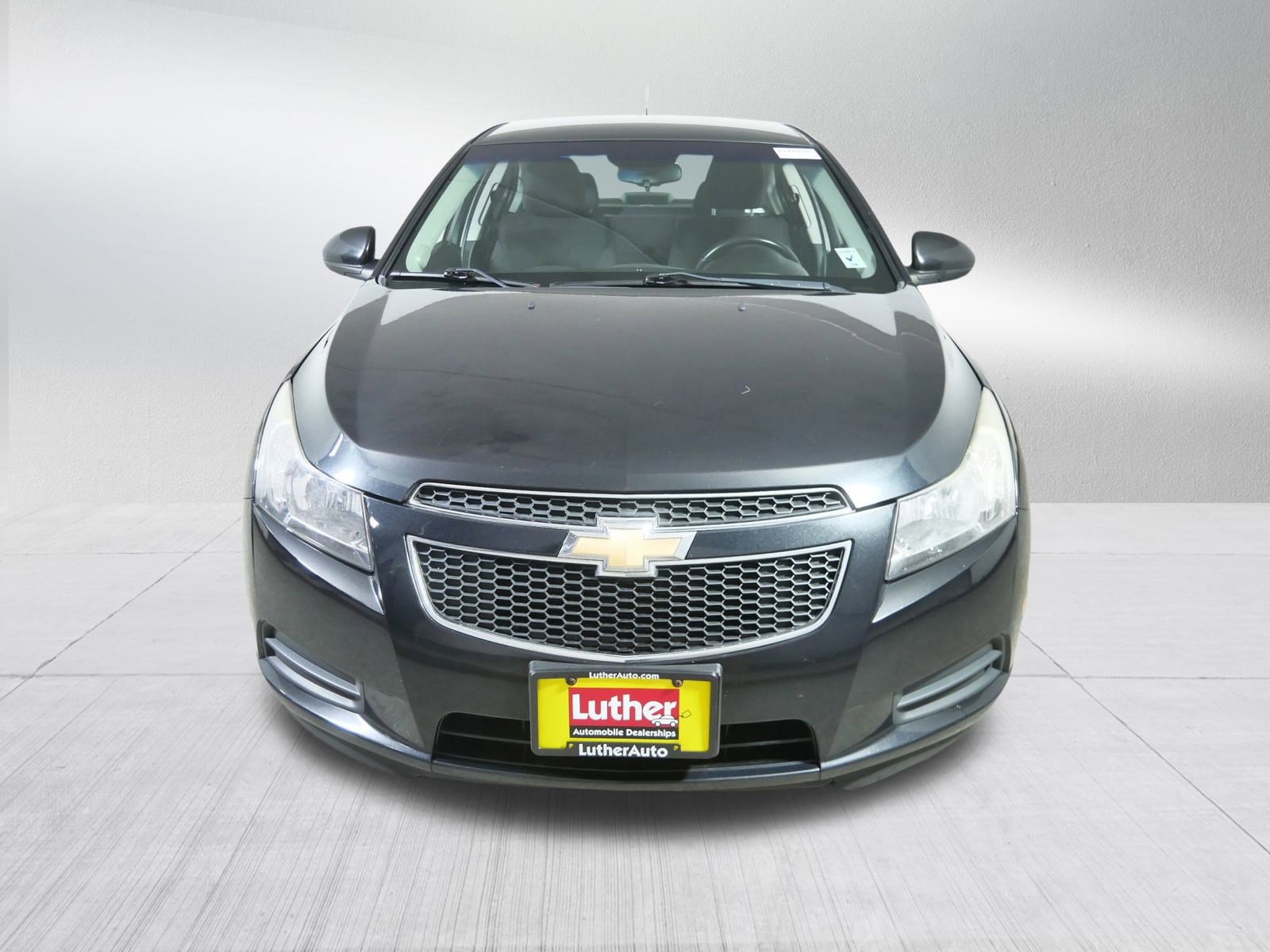 2012 Chevrolet Cruze photo 2