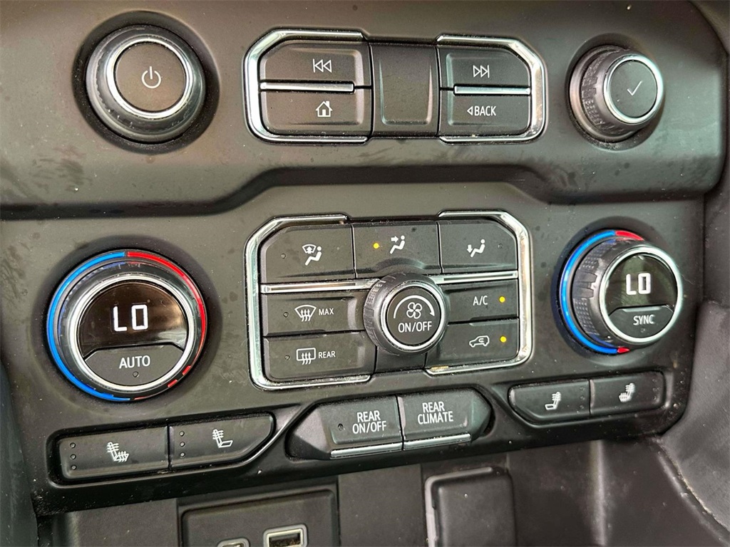 2021 Chevrolet Suburban Z71 photo 26