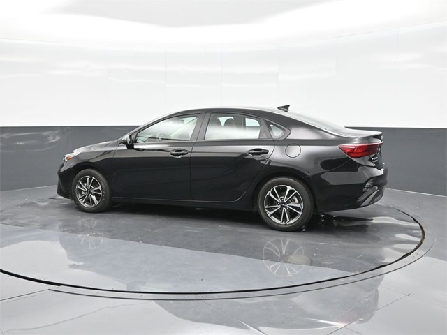 2023 Kia Forte LXS photo 5