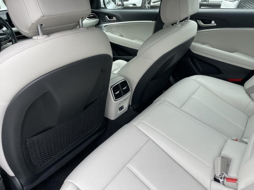 2024 Genesis G70 2.5T Sport Prestige photo 7
