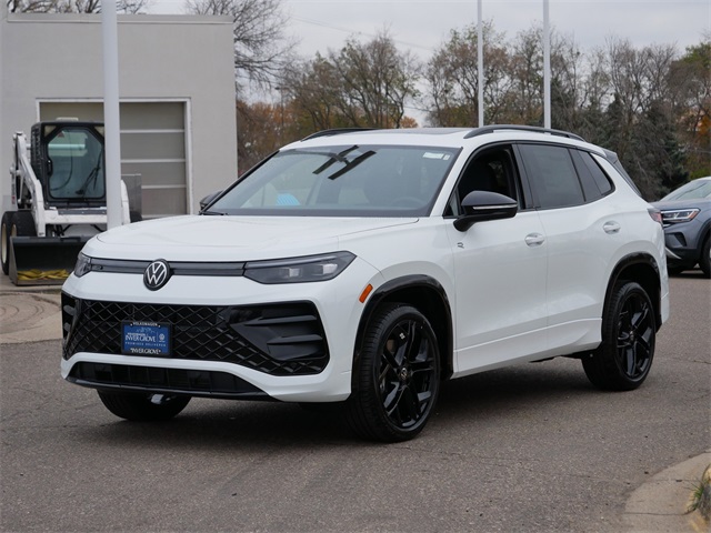 2026 Volkswagen Tiguan SE R-Line Black photo 3