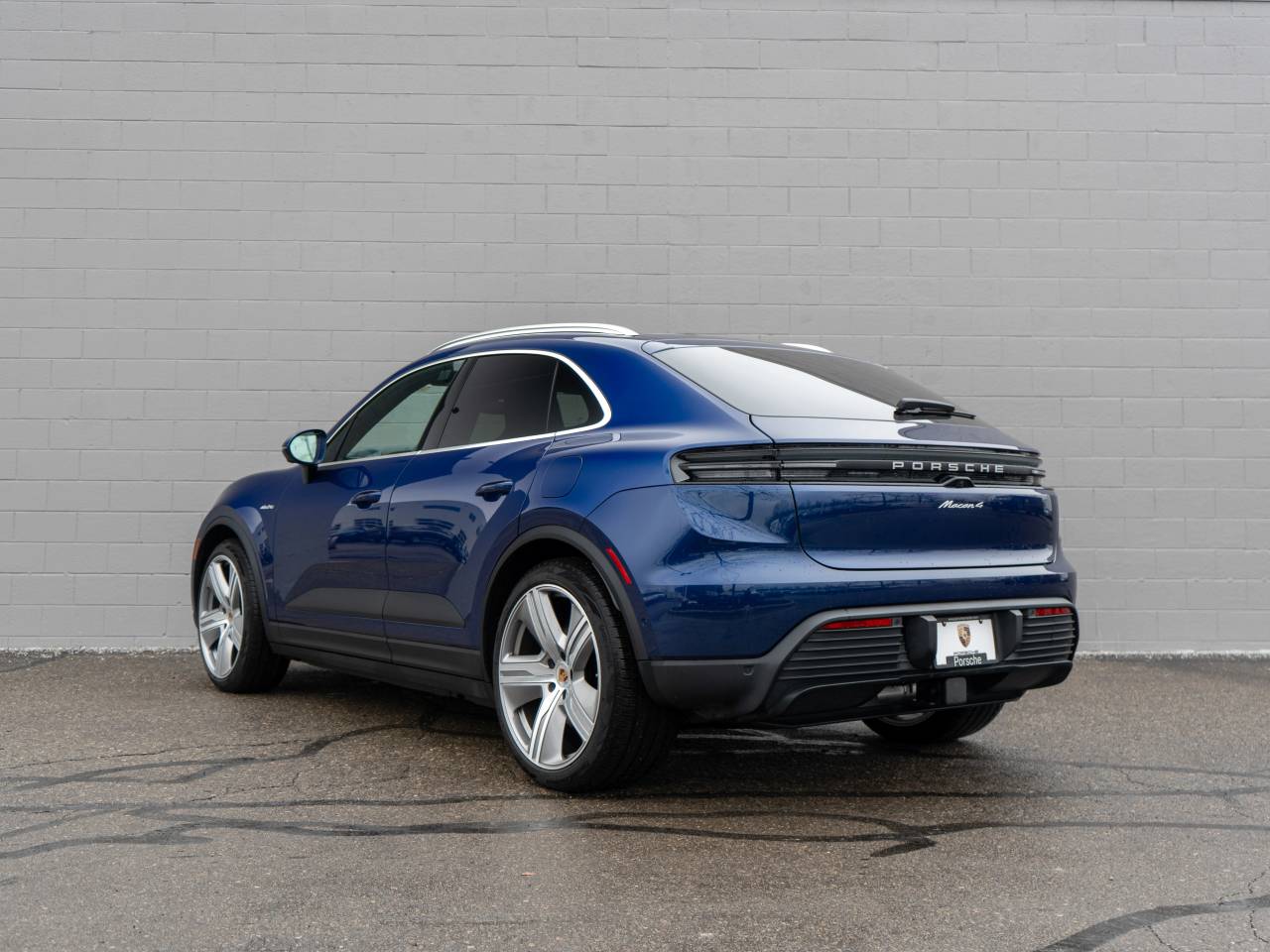 2024 Porsche Macan Electric 4 photo 3