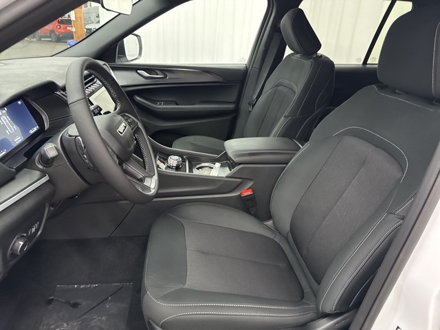 2025 Jeep Grand Cherokee Laredo X photo 4