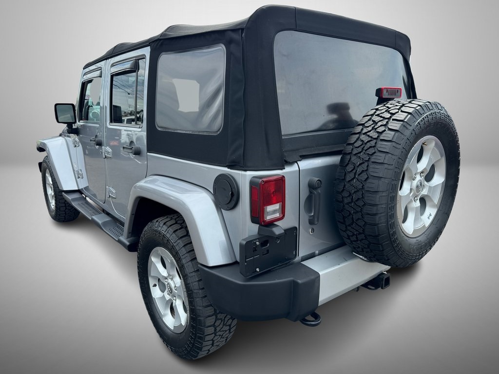 2013 Jeep Wrangler Sahara photo 4