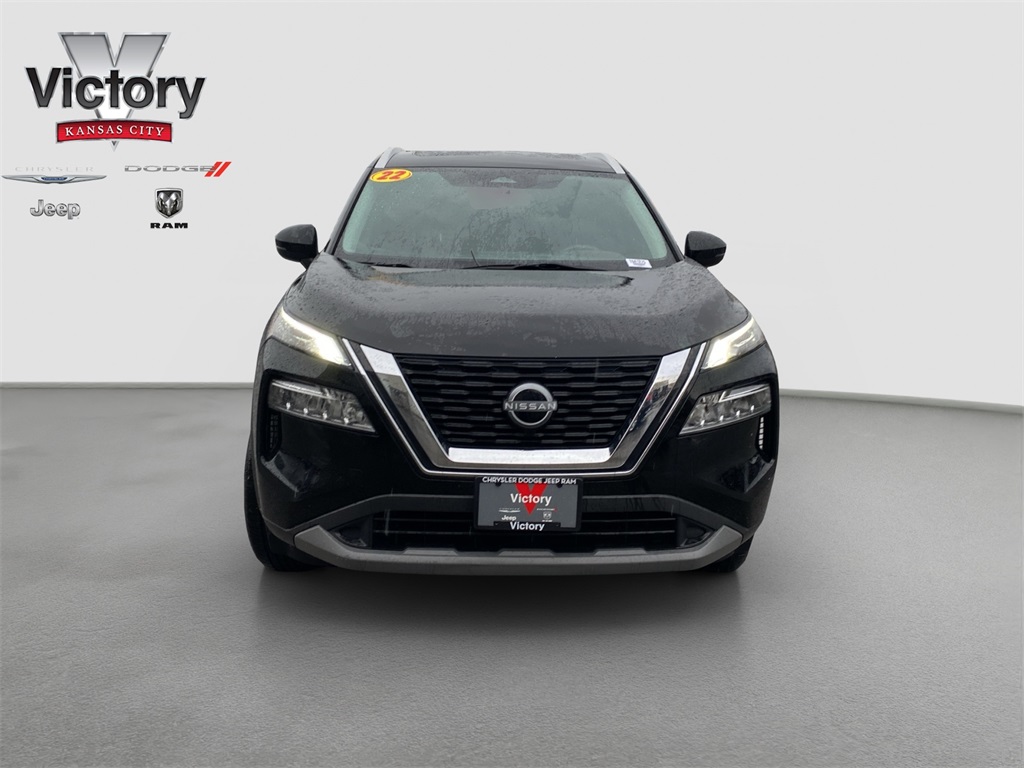 Used 2022 Nissan Rogue SV with VIN JN8BT3BA0NW041275 for sale in Kansas City
