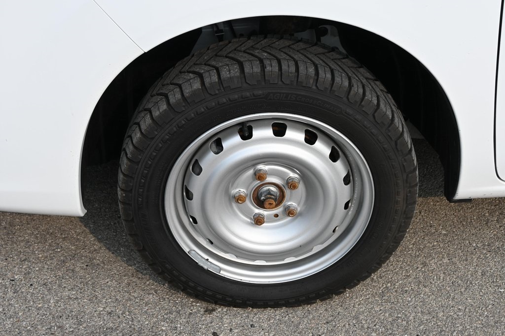 2021 Nissan NV200 S photo 12