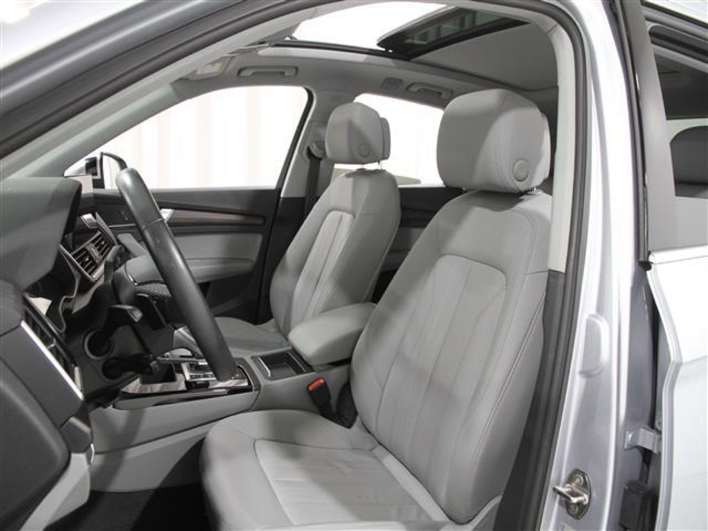 2022 Audi Q5 2.0T Premium S line photo 4
