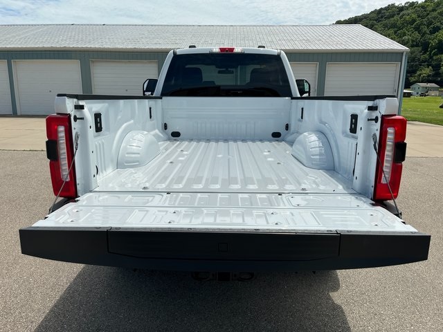 2025 Ford F-350 XLT photo 6