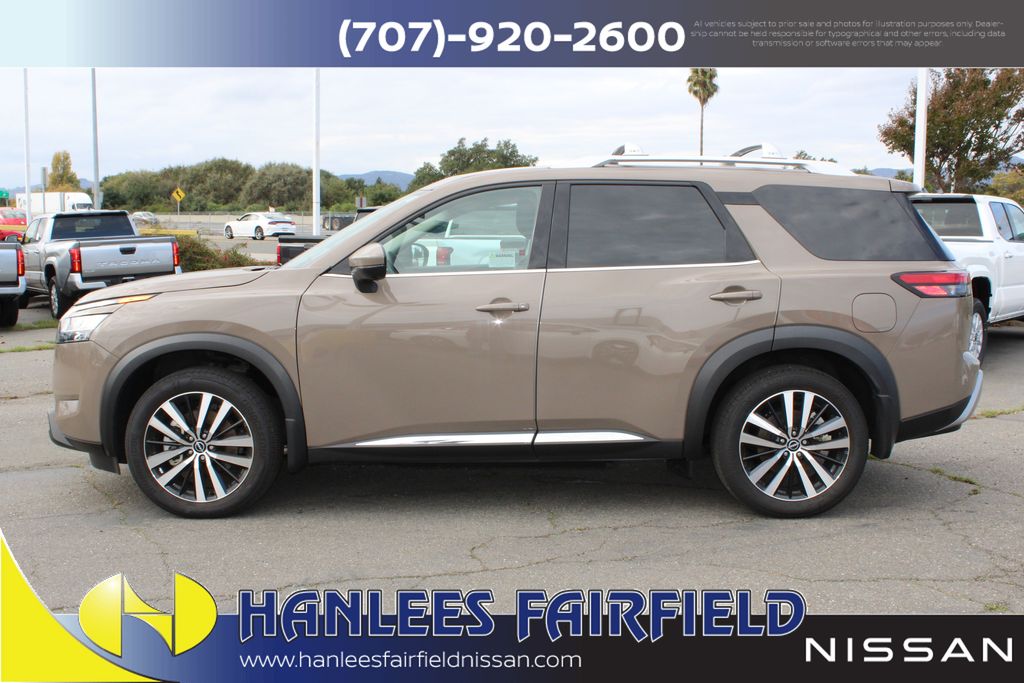 2024 Nissan Pathfinder Platinum photo 2