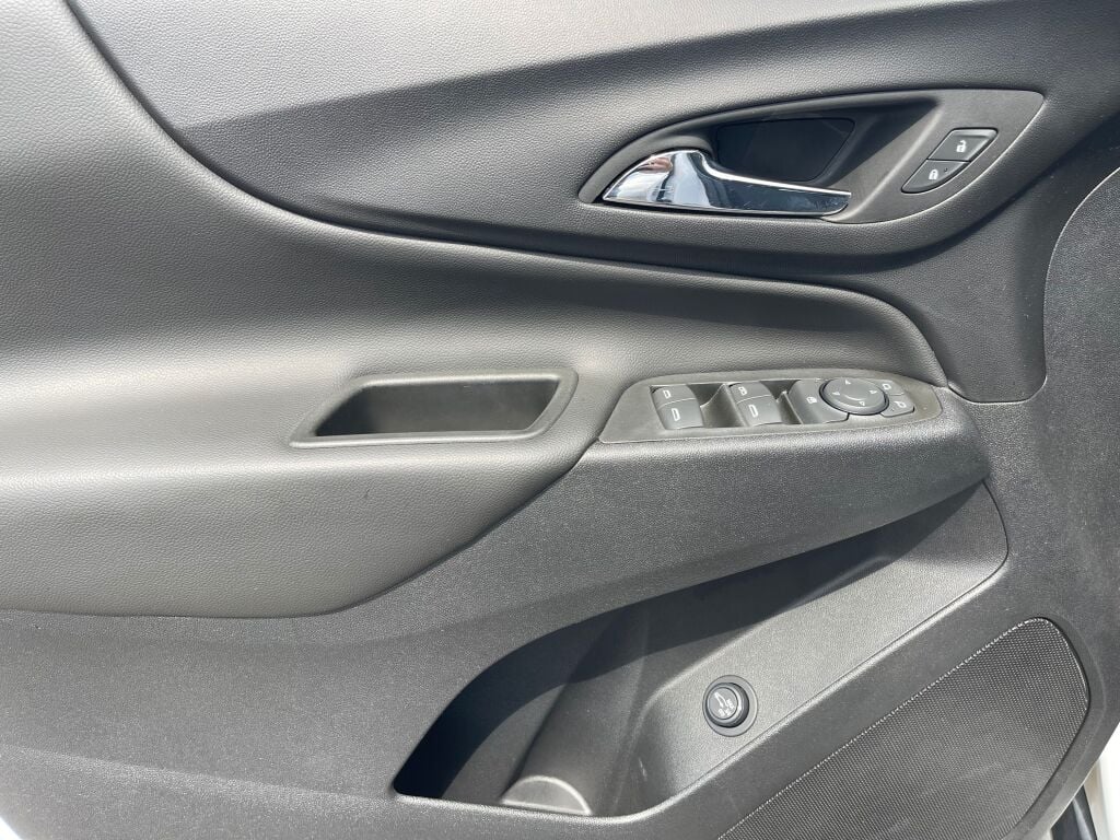 2022 Chevrolet Equinox LT photo 10