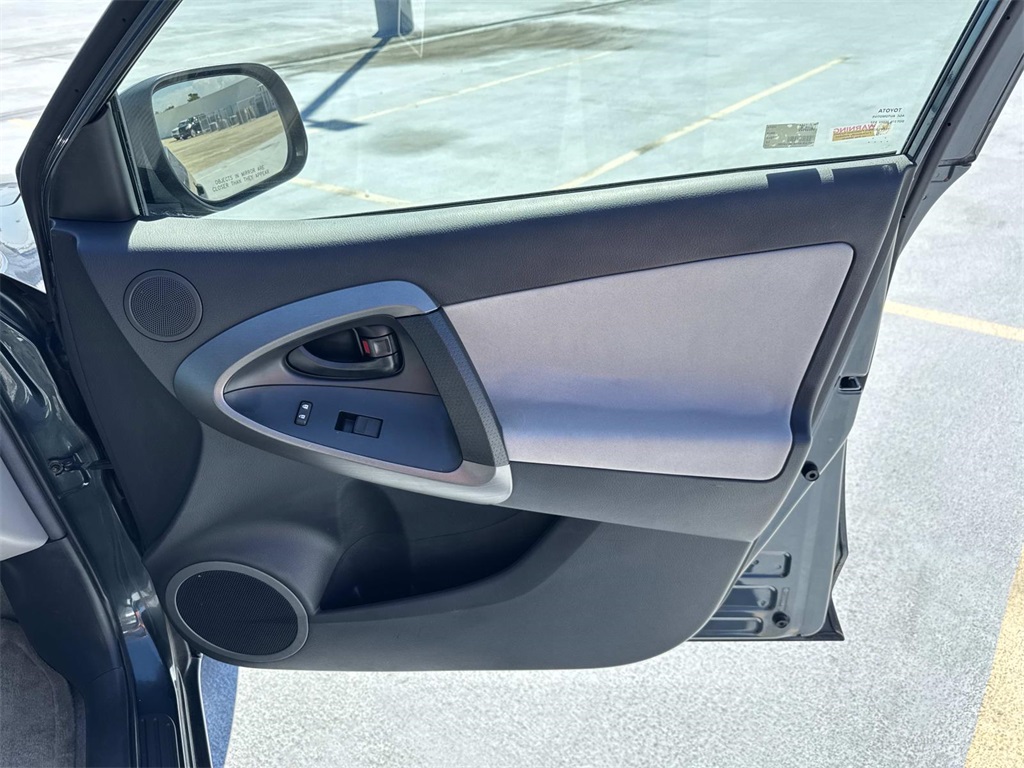 2012 Toyota RAV4 Base photo 12