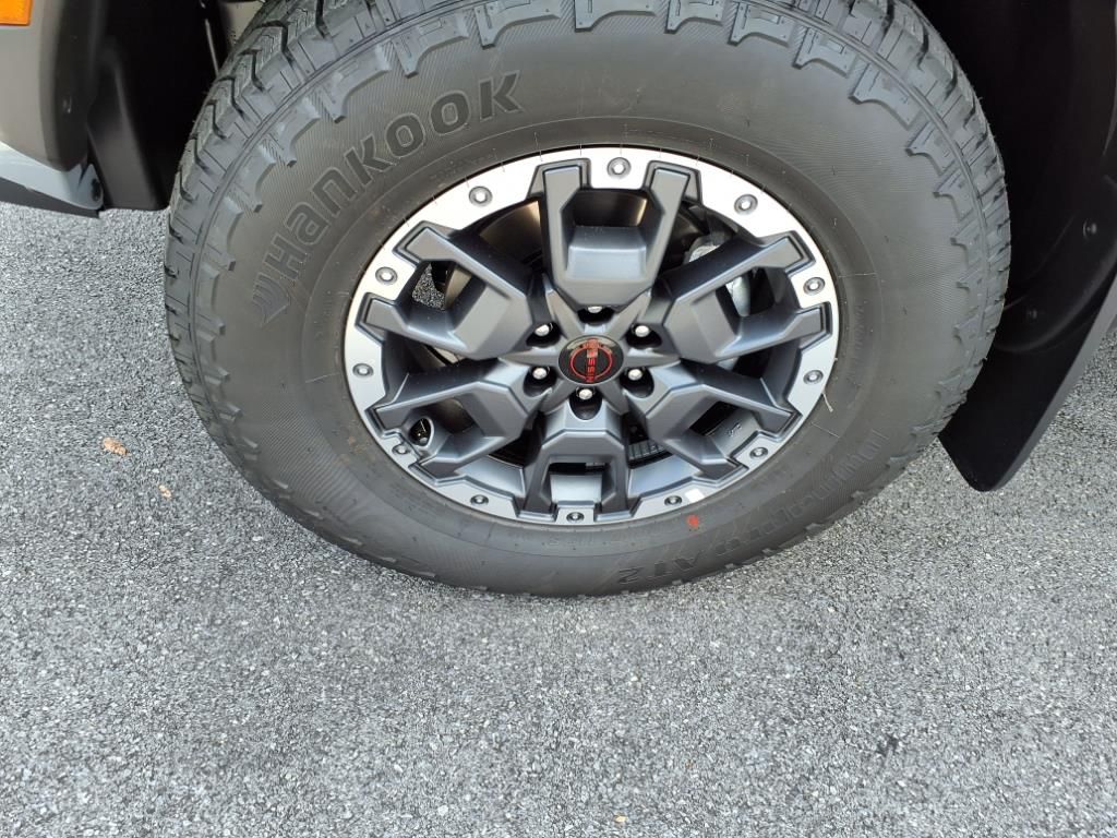 2025 Nissan Frontier Crew Cab PRO-4X photo 10