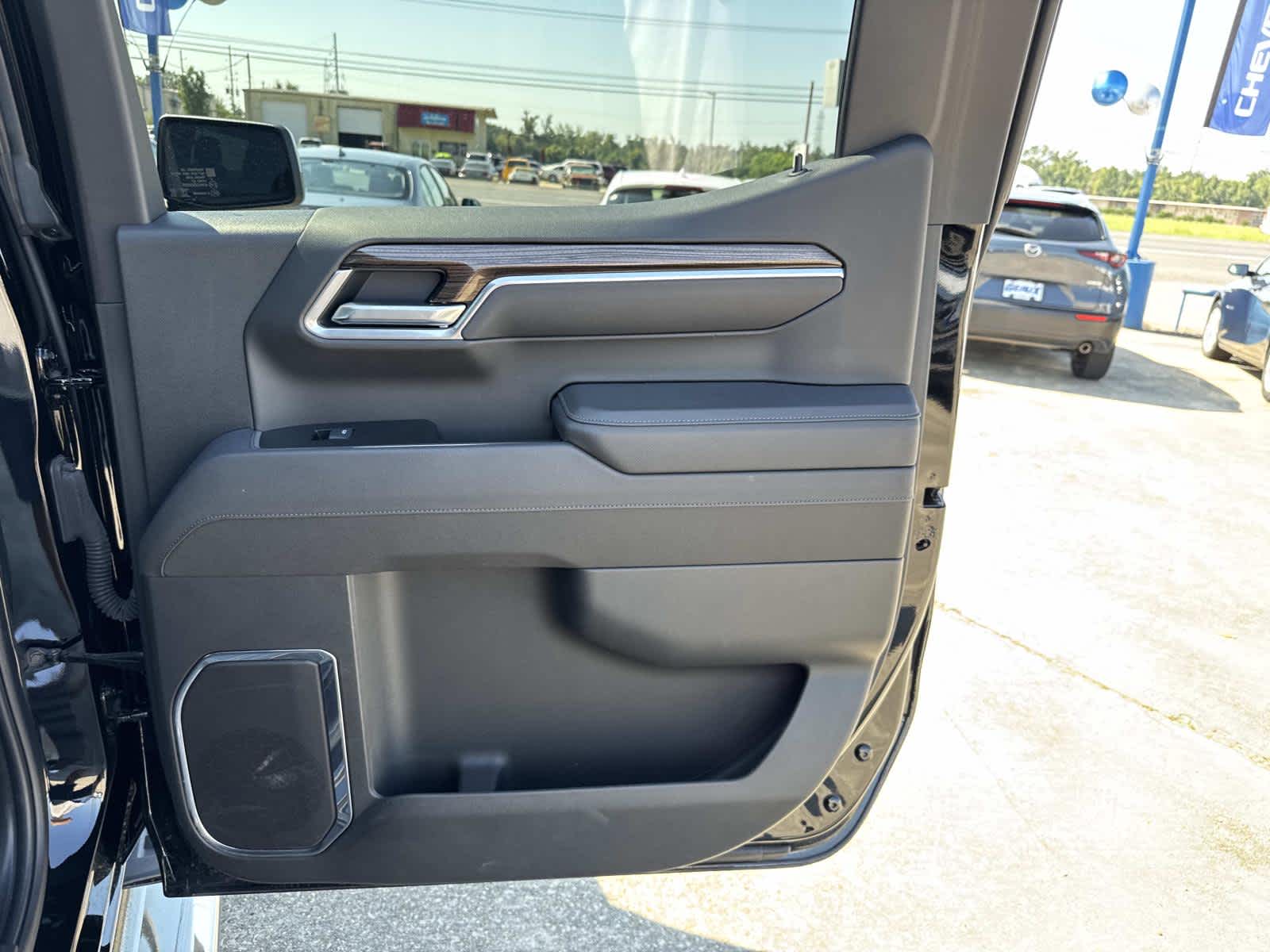 2025 Chevrolet Silverado RST photo 21