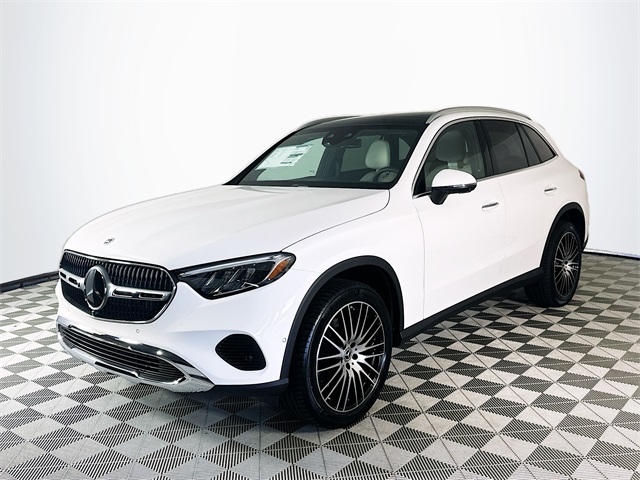 2026 Mercedes Benz GLC 300 4MATIC photo 3