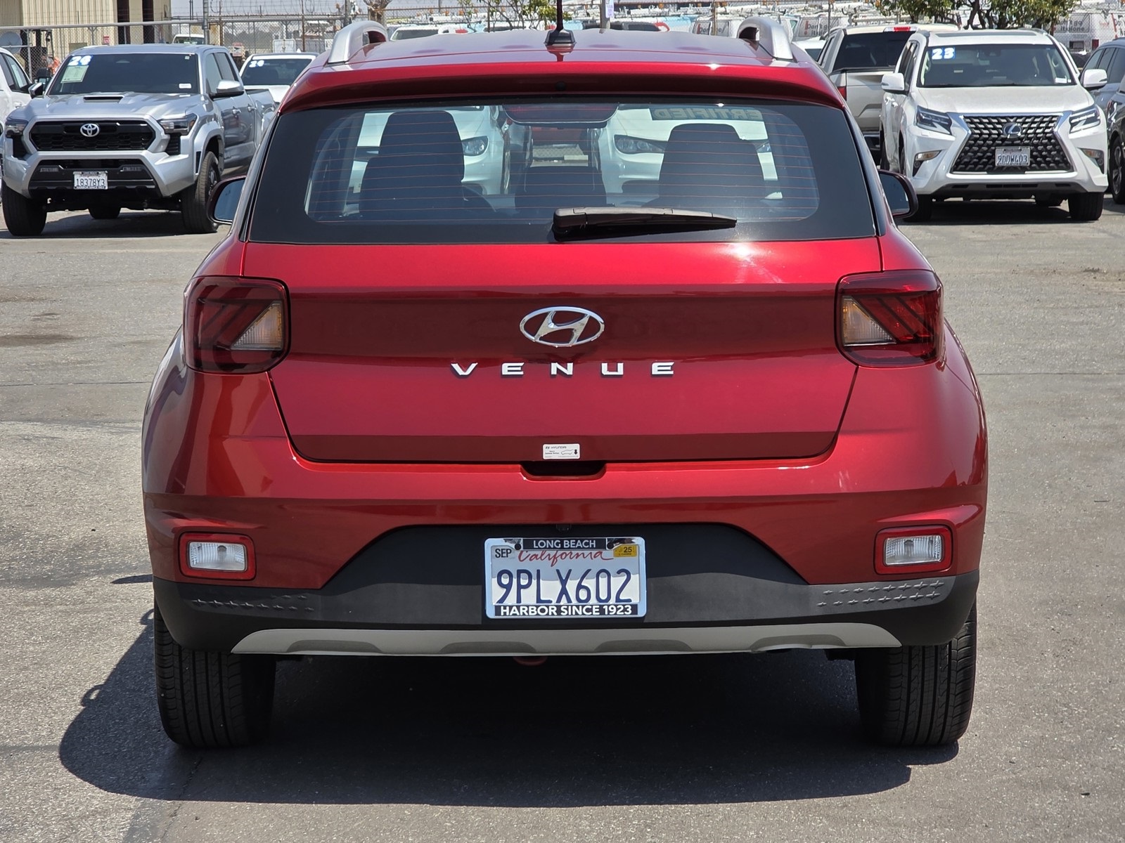 2024 Hyundai Venue Limited photo 7