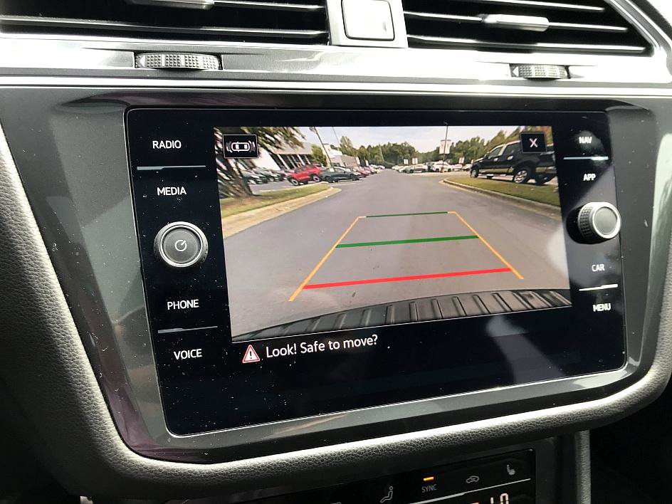 2022 Volkswagen Tiguan SEL Premium R-Line photo 19