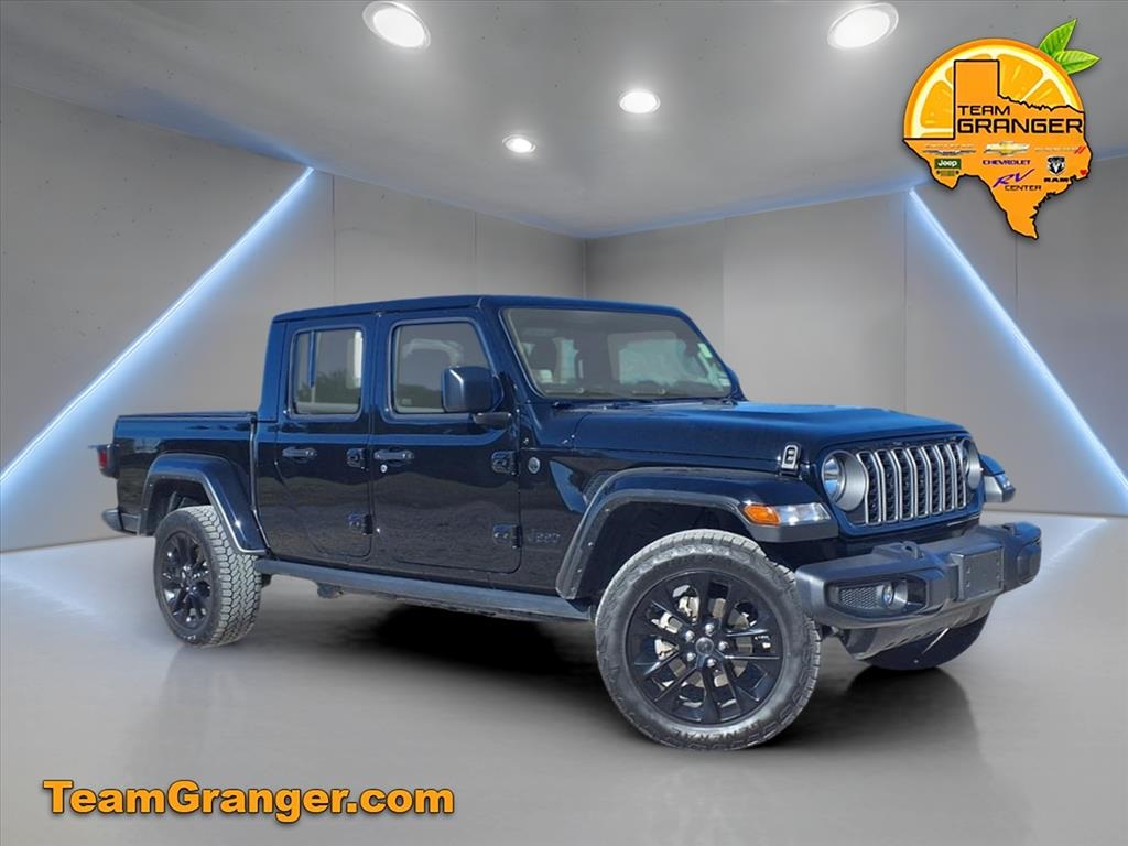 2025 Jeep Gladiator Nighthawk's photo