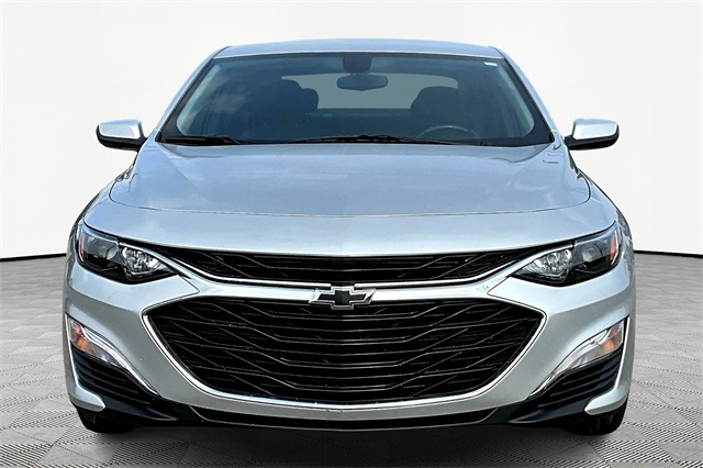 2022 Chevrolet Malibu RS photo 2