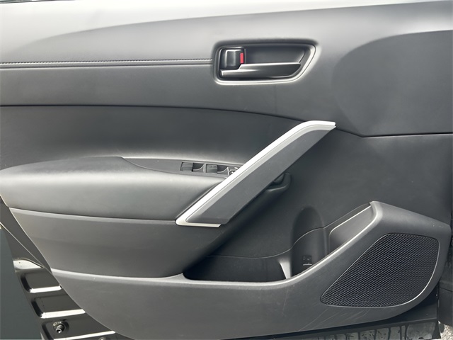 2024 Toyota Corolla Cross LE photo 10