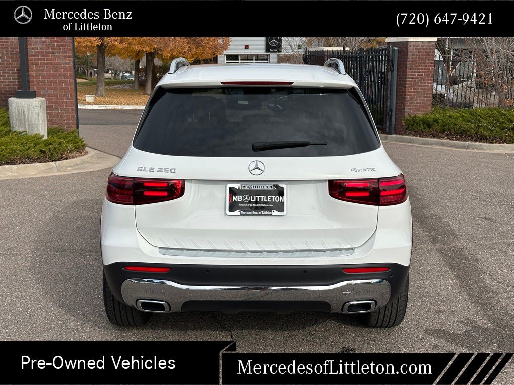 2025 Mercedes Benz GLB 250 4MATIC photo 4