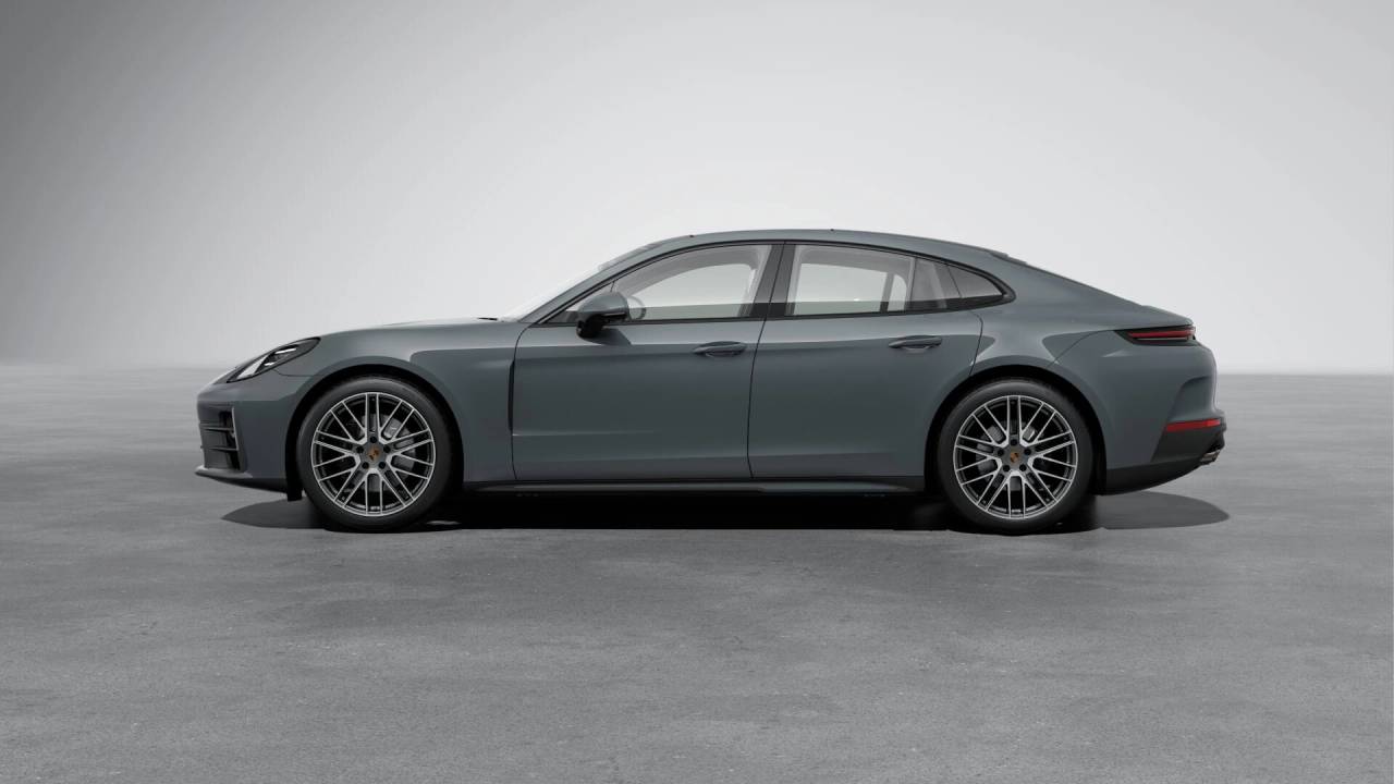 2025 Porsche Panamera 4 photo 2