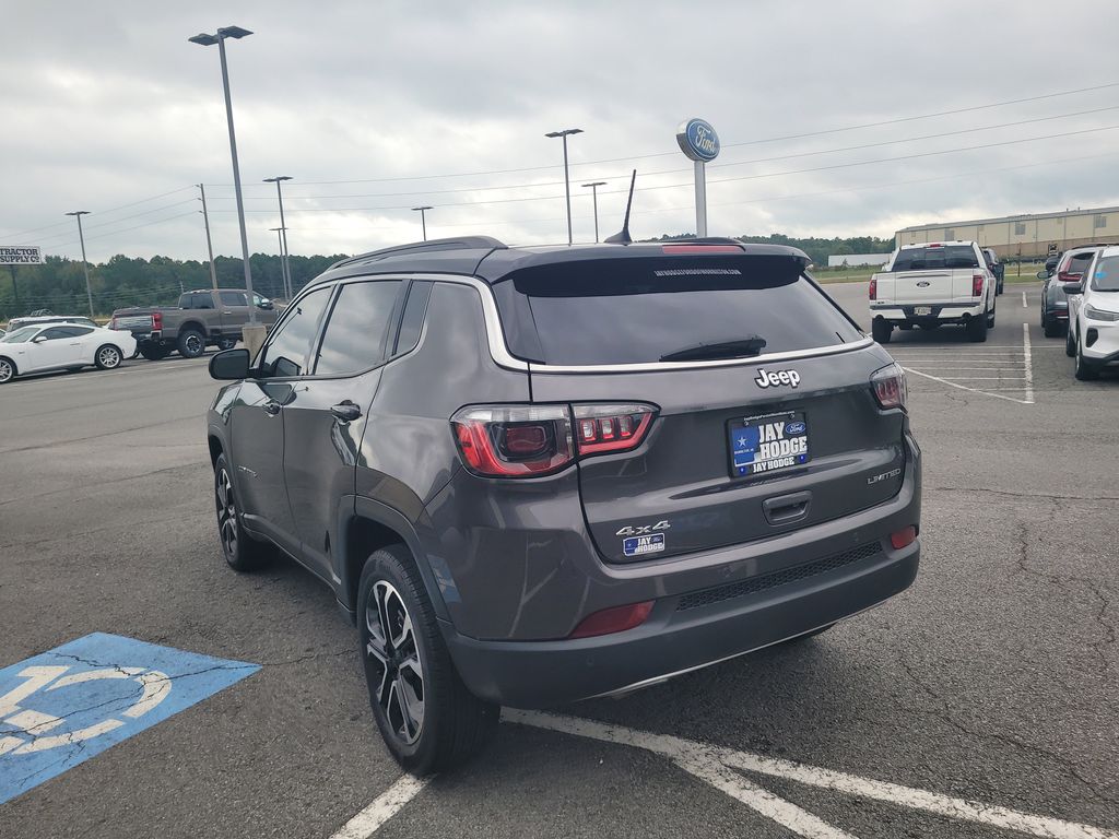 2023 Jeep Compass Limited photo 4