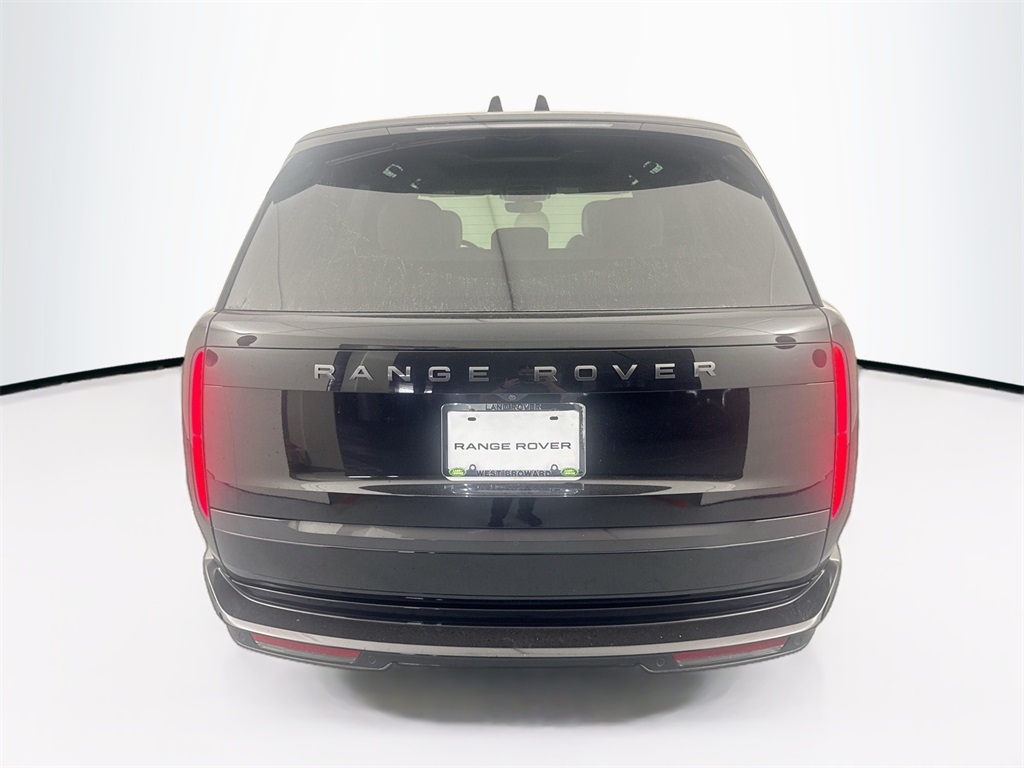 2025 Land Rover Range Rover SE photo 6