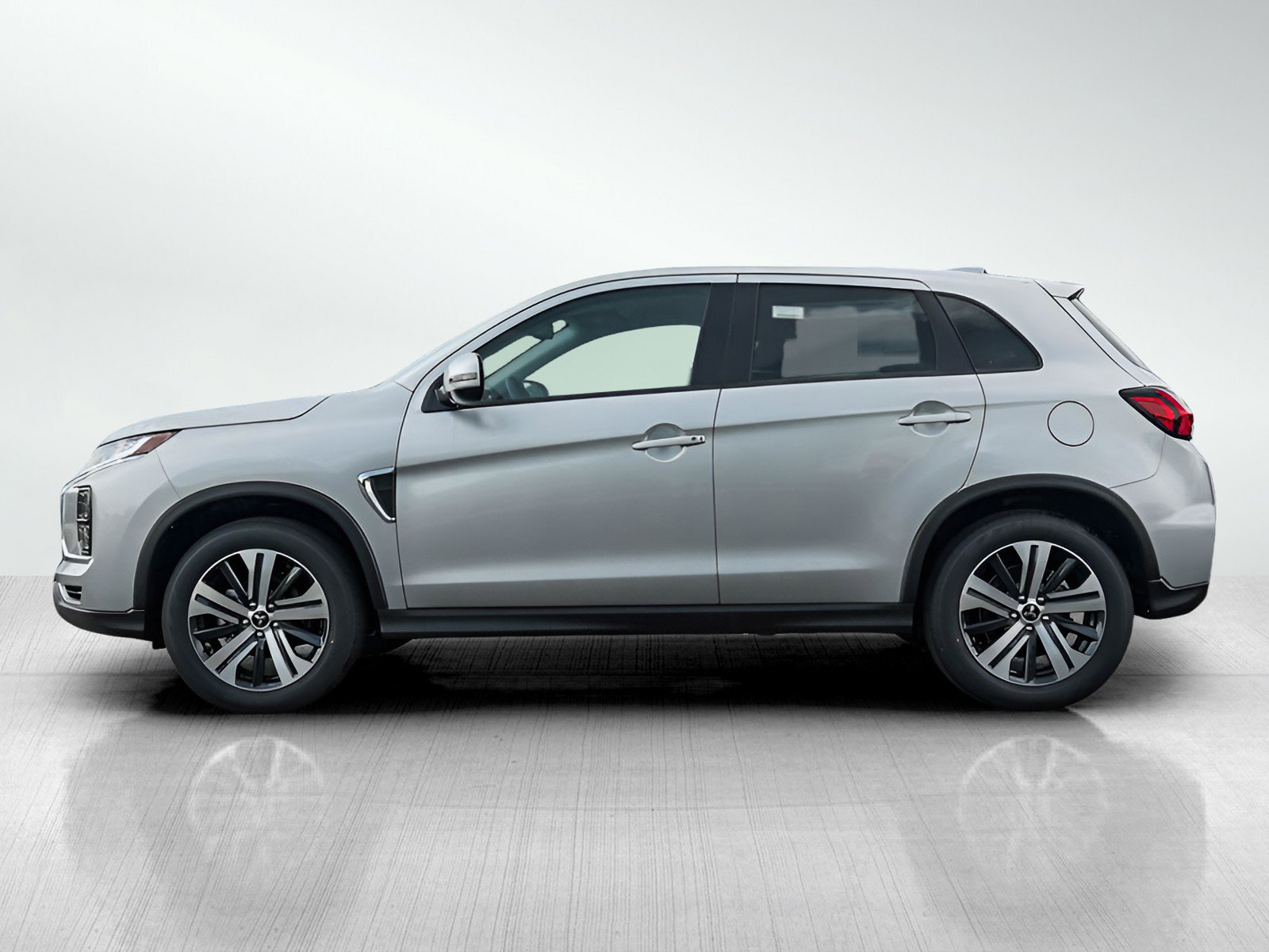 2025 Mitsubishi Outlander Sport SE photo 3
