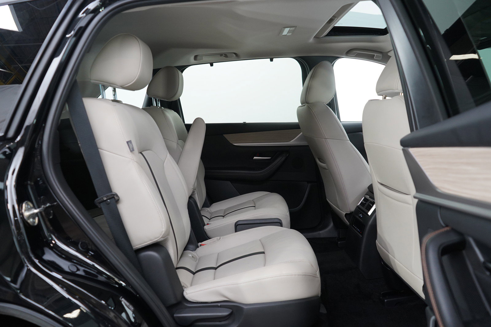 2024 Mazda CX-90 Preferred photo 11