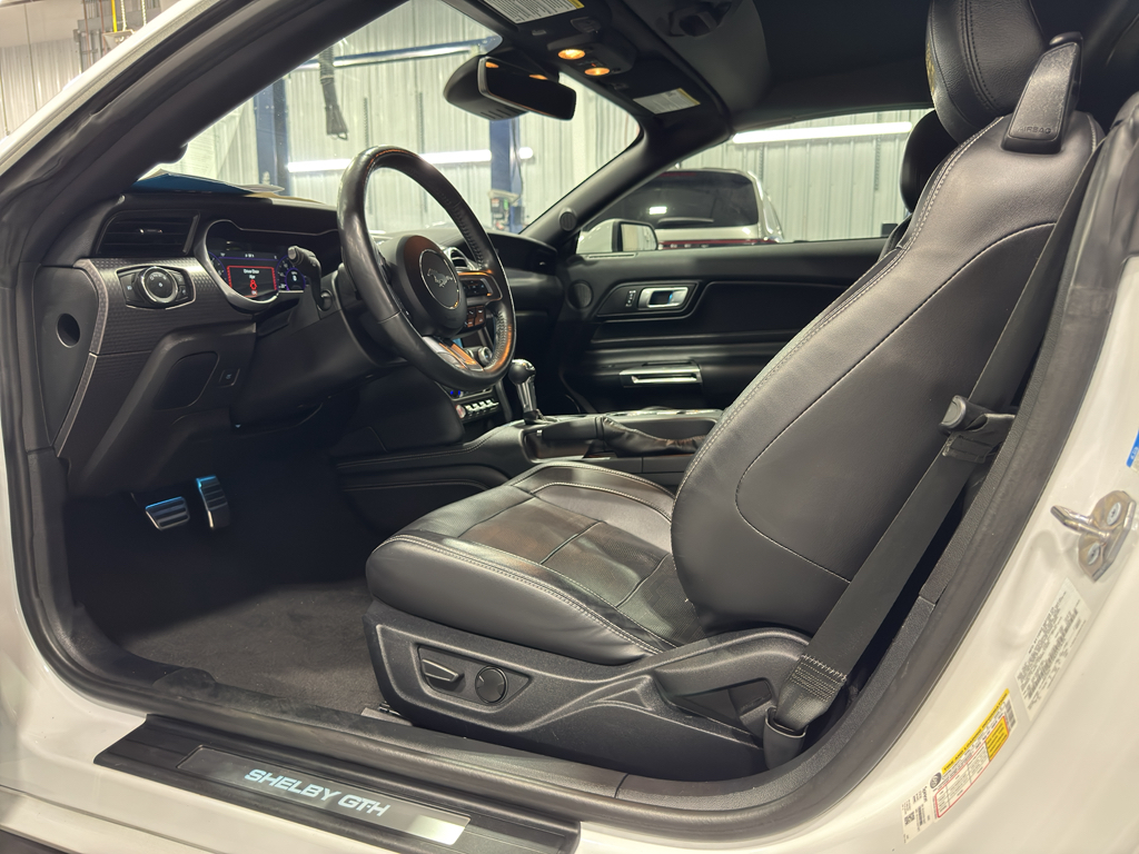 2022 Ford Mustang GT Premium photo 3