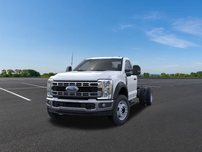 2025 Ford F-600 photo 21