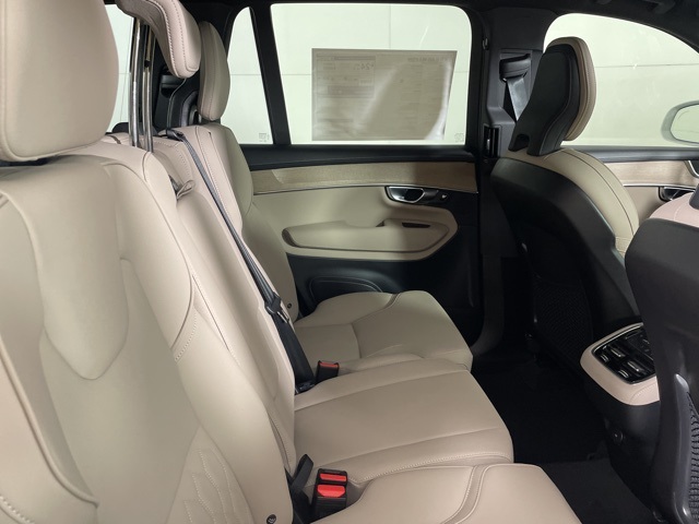 2026 Volvo XC90 B5 AWD Core photo 16