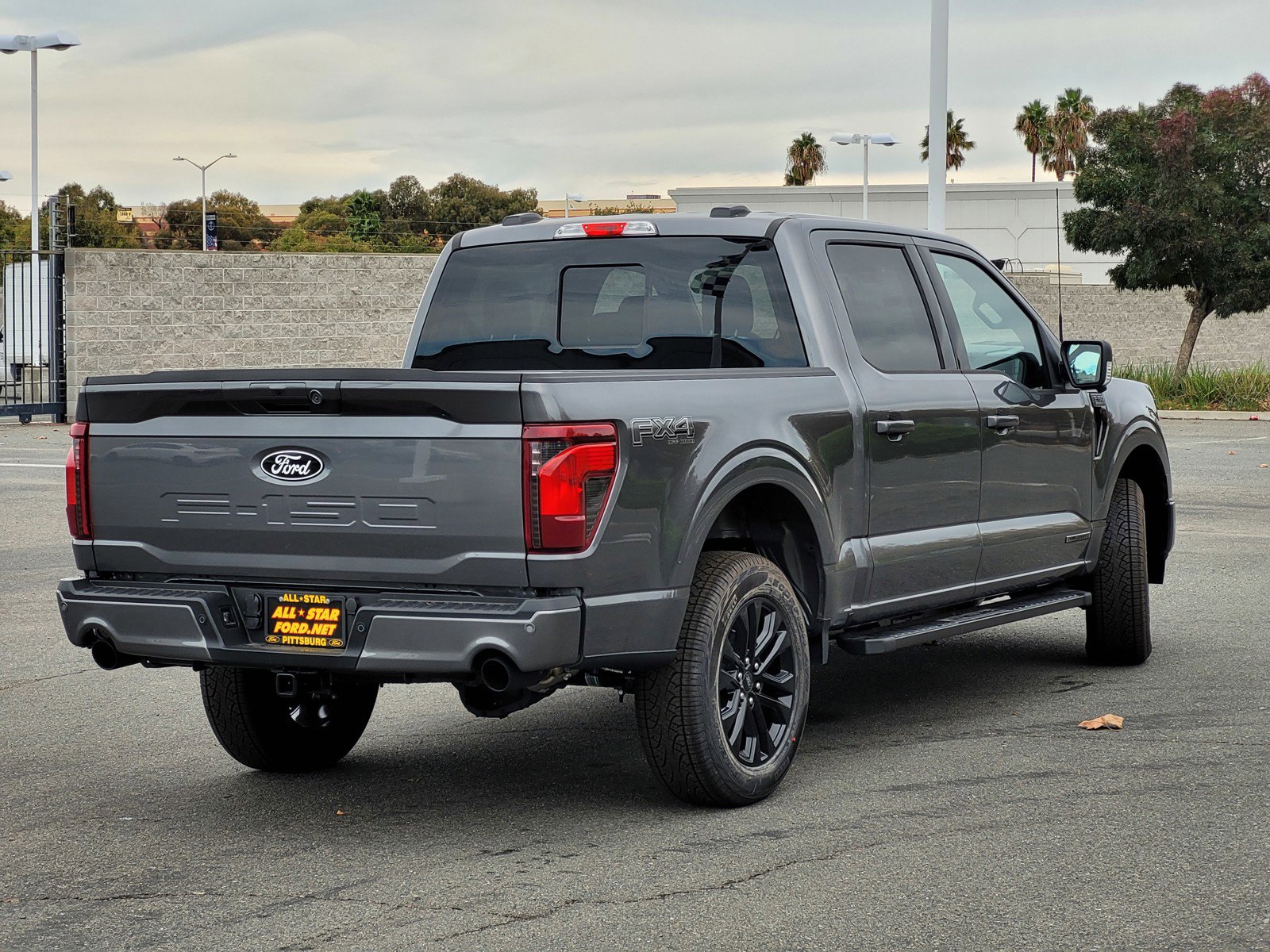 2025 Ford F-150 XLT photo 3