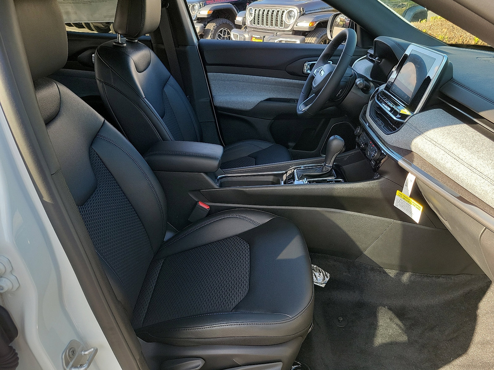 2025 Jeep Compass Latitude photo 12