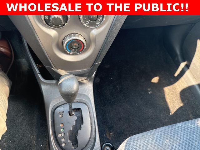 2011 Toyota Yaris Base photo 11