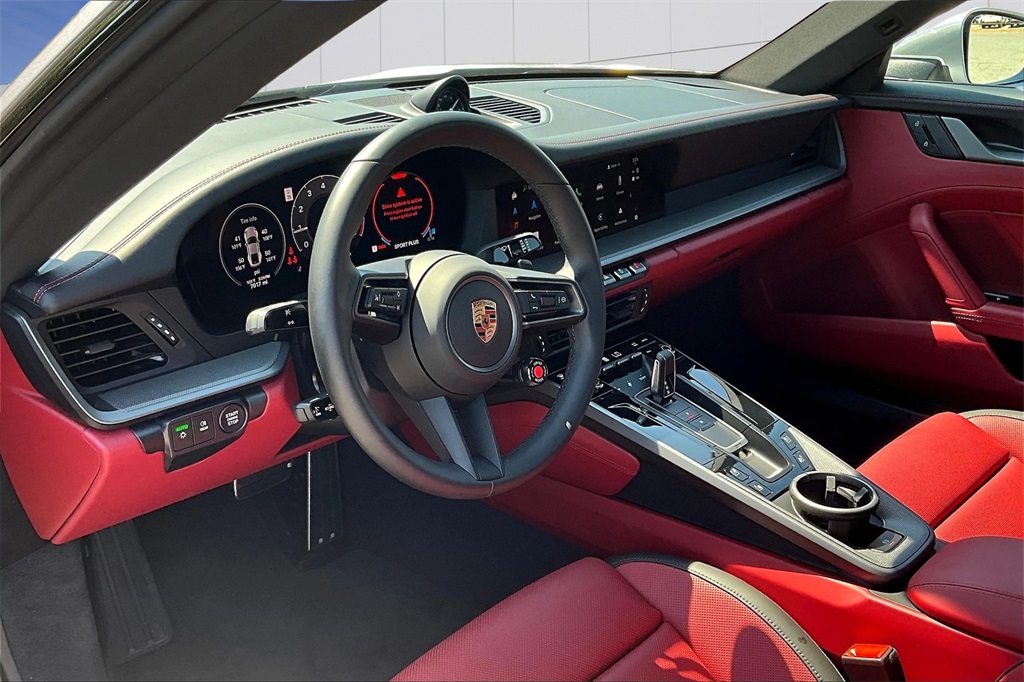 2025 Porsche 911 photo 4