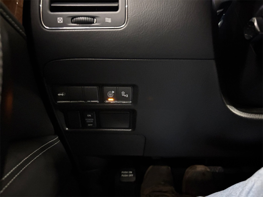 2016 Infiniti QX80 Base photo 26