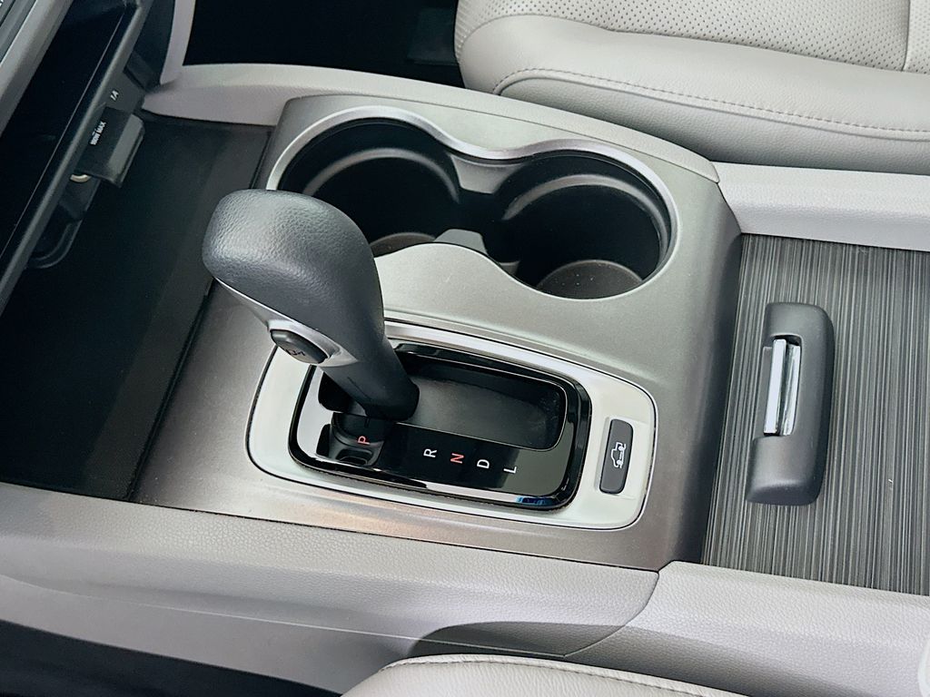 2019 Honda Ridgeline RTL photo 12