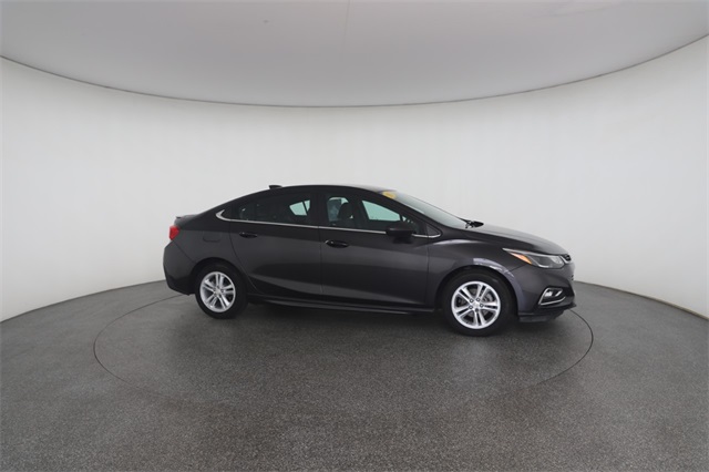 2017 Chevrolet Cruze LT photo 24