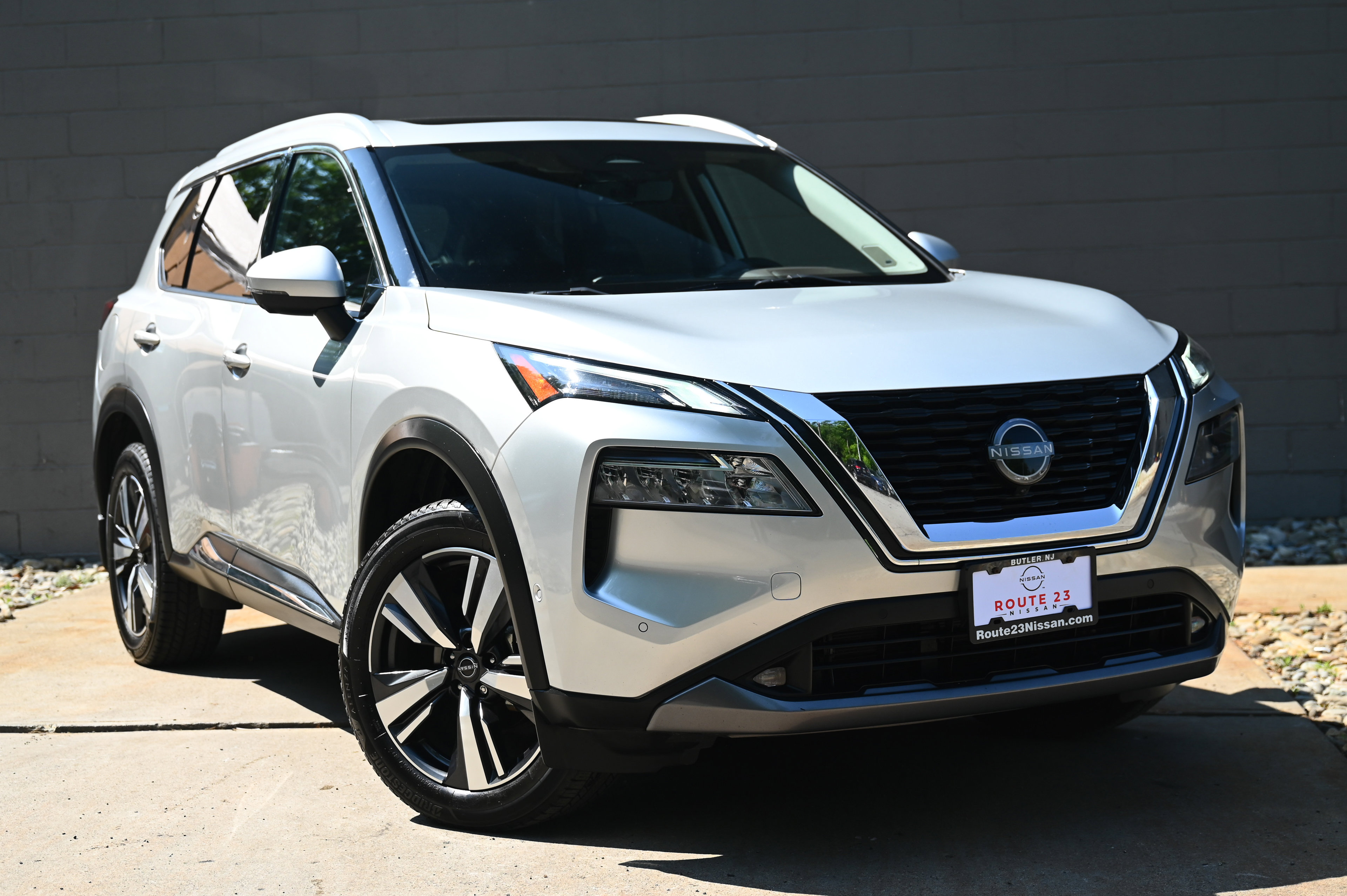 2022 Nissan Rogue SL photo 3